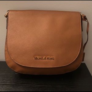 Like new Michael Kors crossbody